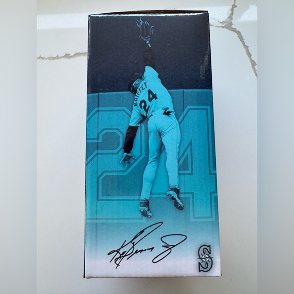 Ken Griffey Jr. Home Run Robbery Bobblehead - Picture 4 of 5